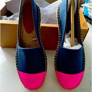 Size 7 J.Crew, navy pink never been worn with backs